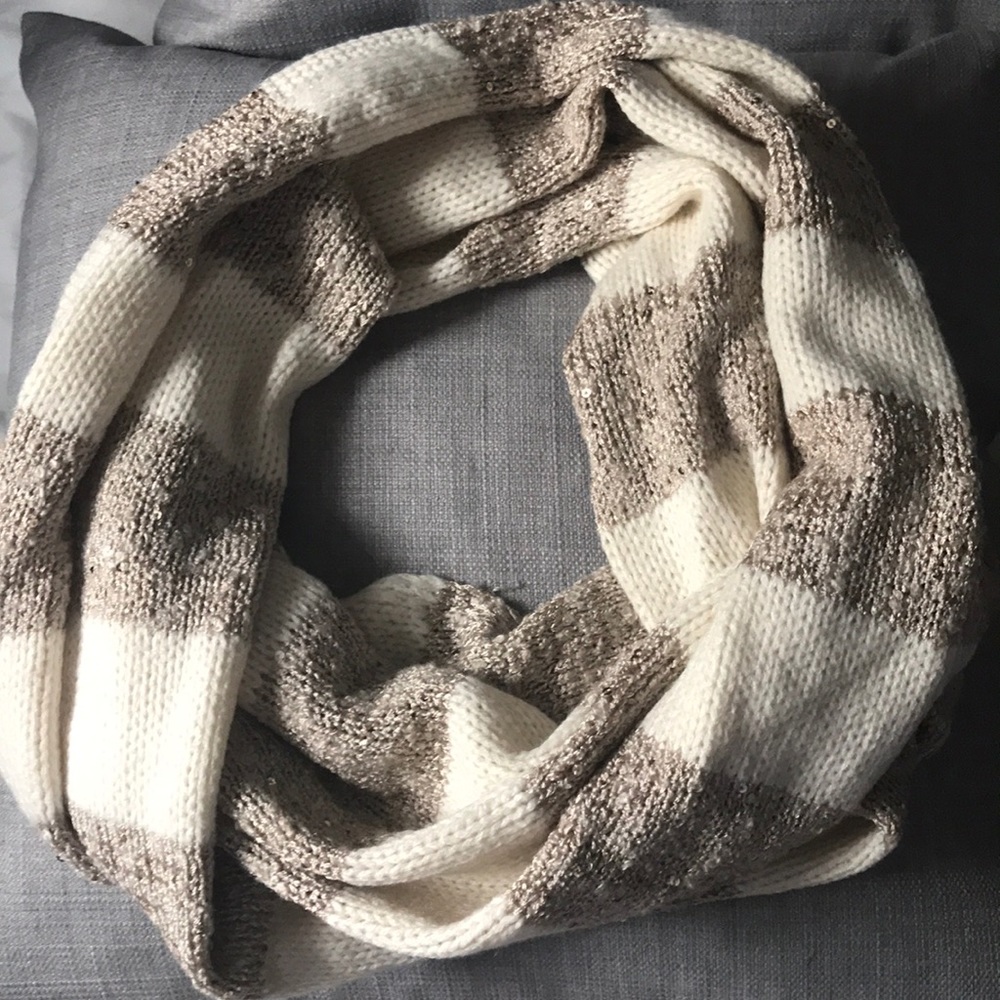 Infinity scarf